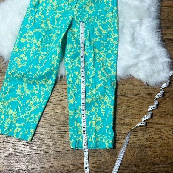 Soft Surroundings Green and Yellow Capris Vibrant Botanical Design - Picture 9 of 10